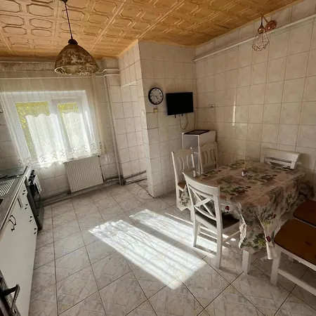 Dominic - 4 Mins From Center דירה *