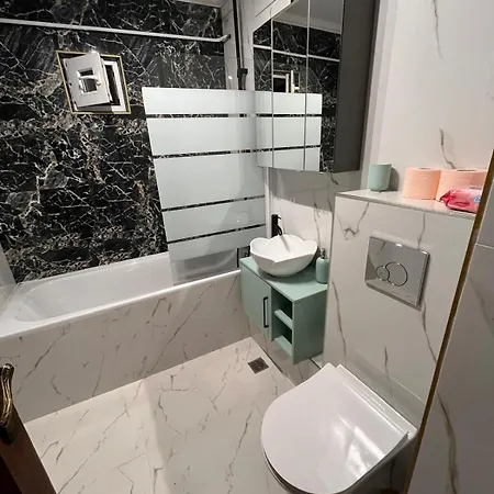 Dominic - 4 Mins From Center דירה