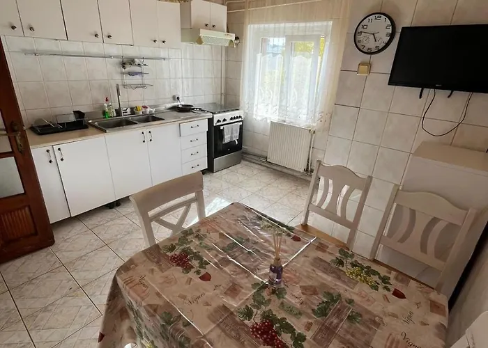 Dominic - 4 Mins From Center