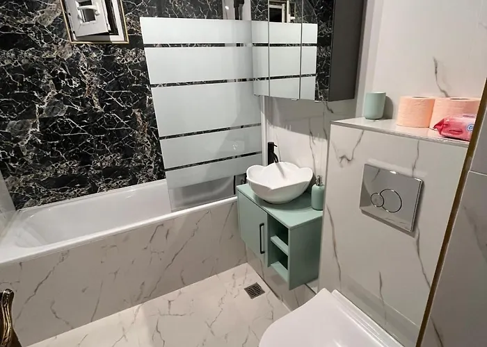 Dominic - 4 Mins From Center 公寓